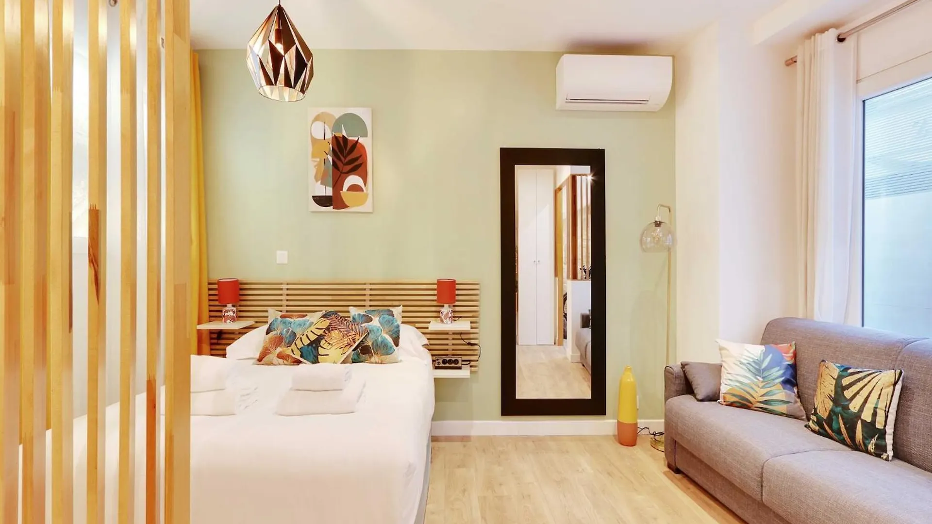 Charming Apartment With Ac -1Br-3P- Sentier location